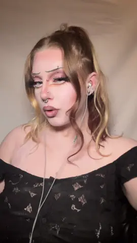 Transition in 3…2…1 BAM✨ #TimBurton #halloween #makeup #glam #fyp 