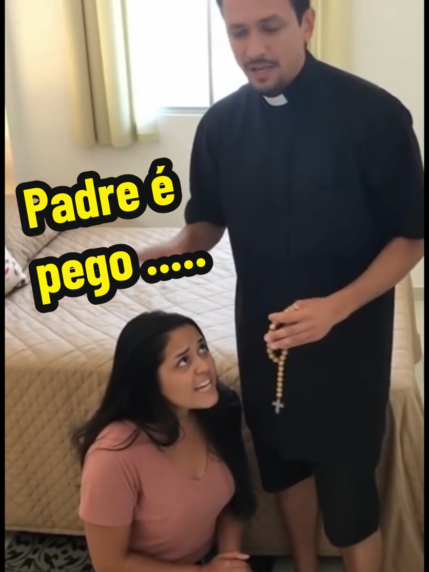Padre é  pego com mulher no quarto rezando e marido fica bravo #padre #padres #quintou #ia #notícias 