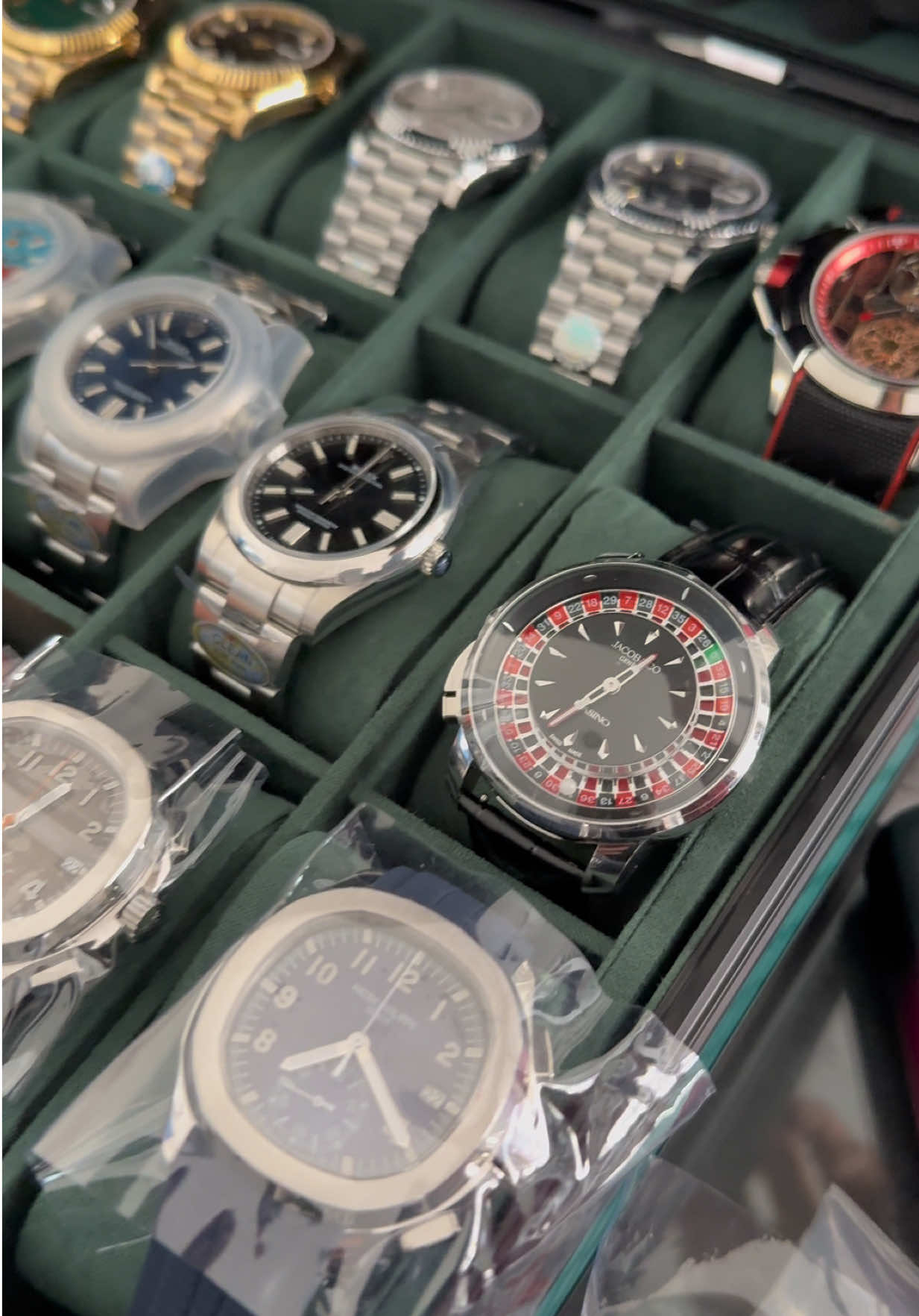 Que esperas? No sigas perdiendo el tiempo‼️🤩, para más información no dudes en contactarnos ⌚️.                         #reloj #rolex #seikomods #parat #omega 