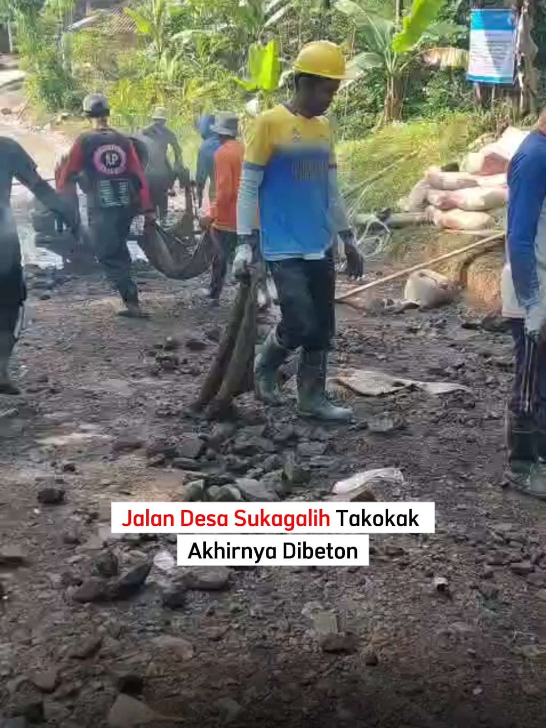 Jalan Desa Sukagalih Takokak Akhirnya Dibeton Akses jalan di Kampung Leuwiliang Desa Sukagalih, Kecamatan Takokak Kabupaten Cianjur akhirnya diperbaiki, Rabu 15 Oktober 2025.