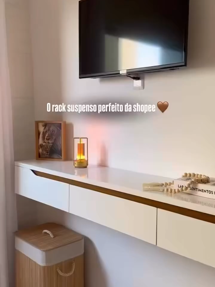 Design minimalista e flutuante para sua sala! 📺✨ O Rack Suspenso Uno (180cm) da Olivar Móveis acomoda TVs de até 65 polegadas. 3 Portas para organizar tudo sem esforço. Modernize sua parede e otimize seu espaço! 🔥 Rack Suspenso Uno P/ Tvs até 65 Polegadas 180cm 3 Portas - Olivar Móveis De R$ 513,00 💰 *Por R$ 389,99* 😱 🛒 Compre agora 👉 https://s.shopee.com.br/6KvqWQLDYj ⚠️ Promoção sujeita à alteração de preço e estoque do site#achadinhos #casaedecoraçãoo #moveis