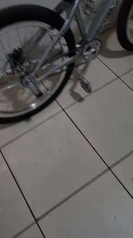 o anão ta bolaaadoo zz🤬