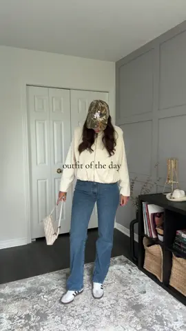 a little casual one for today. happy wednesday!!  #OOTD #outfitinspo #outfitoftheday #fallfashion #zara 