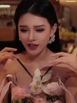 Đừng vì quá cô đơn mà chọn đại một người để yêu. Tình yêu là để khiến bạn trở nên tốt đẹp hơn nữa, chứ không phải để bù đắp những thiếu thốn trong bạn. ❤️#minhthaoshi#mts_yeunhachoa#tamtrang#tinhyeu#phunuhiendai