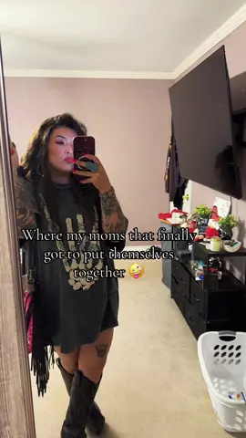Really should have cleaned my room before filming this, anyways 🤪 #MomsofTikTok #momsnightout 
