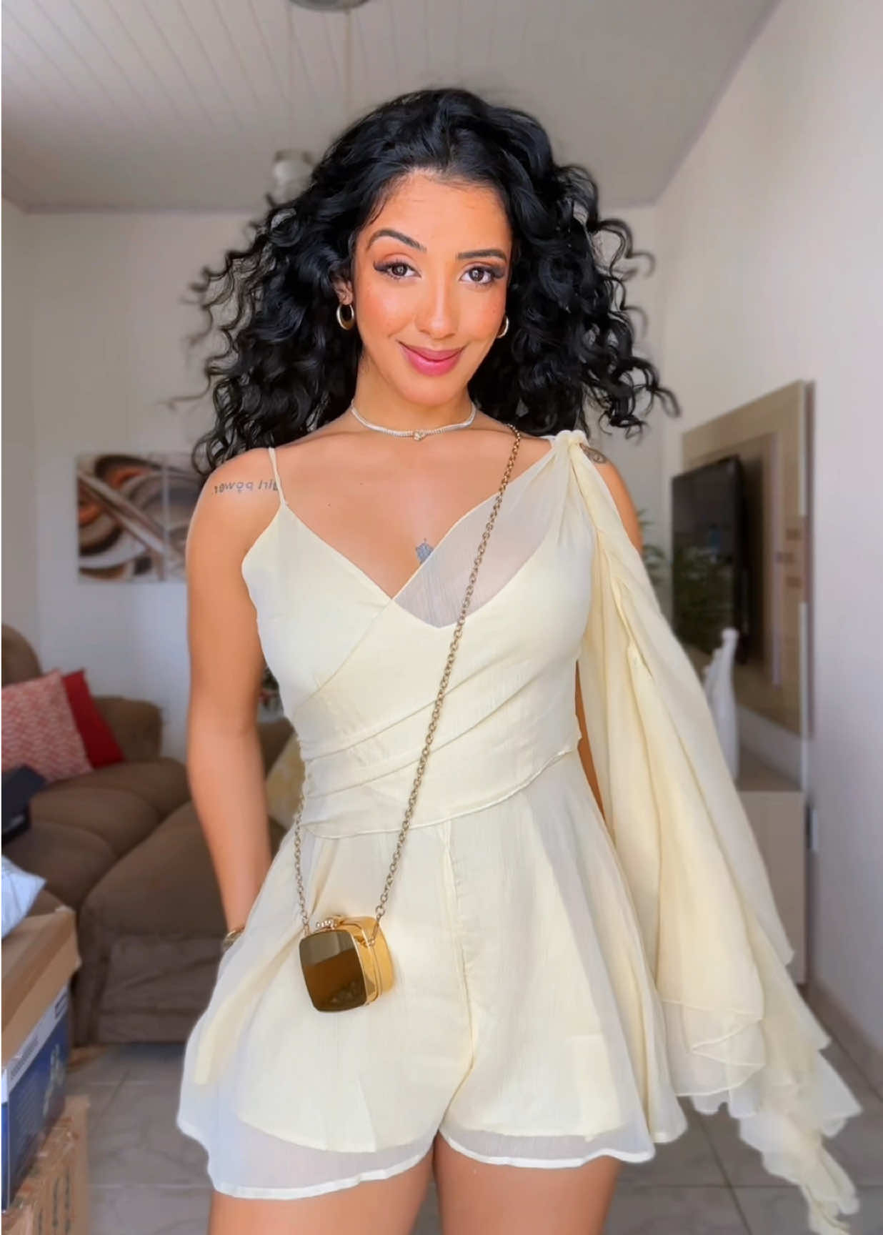 Inspiração de look ano novo 🥂 🔍 Cole este ID no buscador do Mercado Livre: LARIOL-YKGW 🔗 Ou acesse este link: https://mercadolivre.com/sec/1XswAHc @Mercado Livre Moda  #OMelhorDaBeleza #MercadoLivreModa  #lookinspiracao #inspolook #lookanonovo 