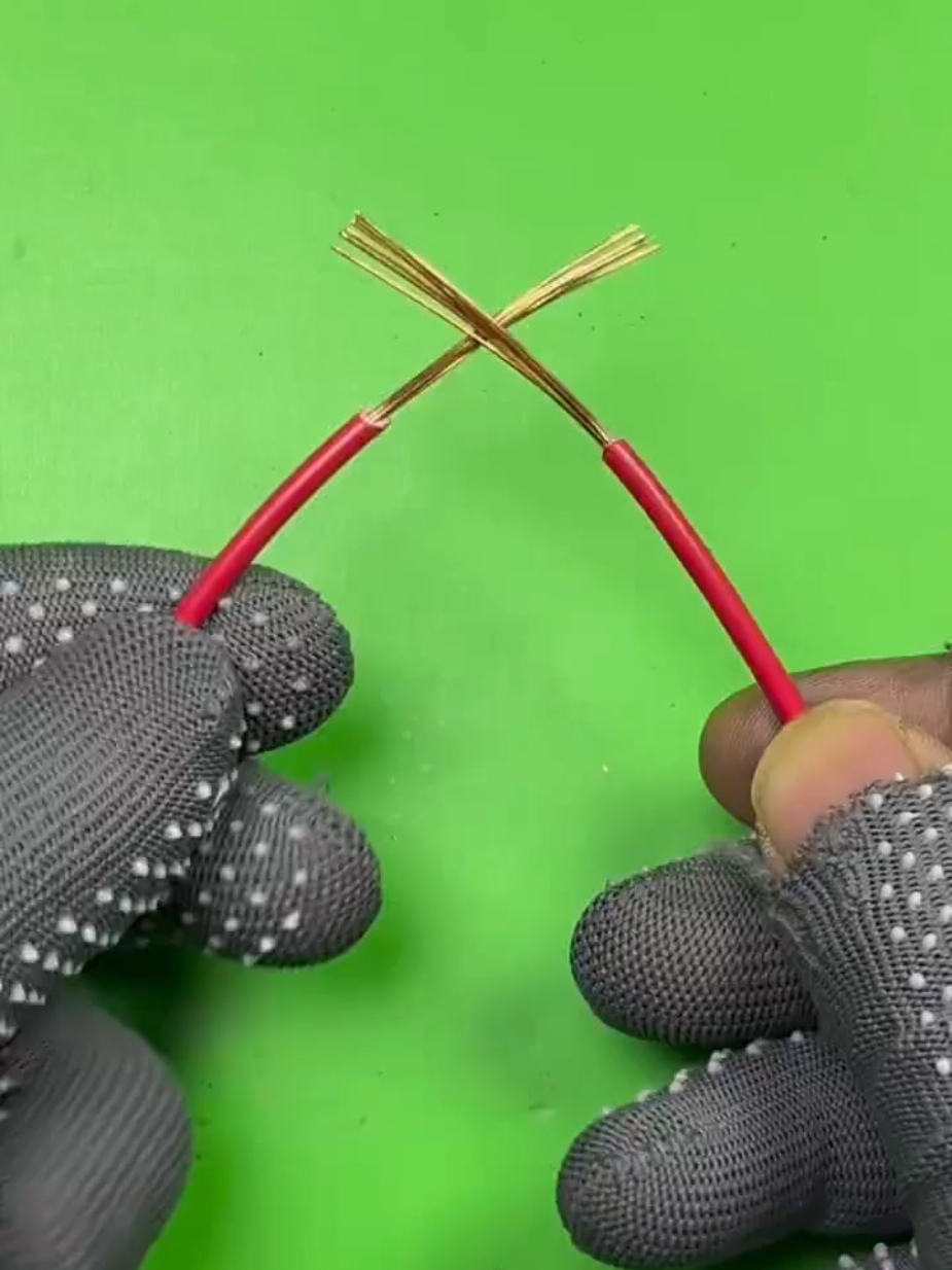 Ele ainda está disponível aqui na sacolinha 👇 Corre garantir o seu antes que acabe! #ConstruçãoCivil #ObraSegura #MateriaisDeObra #tiktokshop #rolodefio 