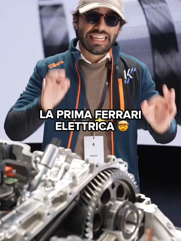 Siamo andati alla scoperta di ciò che si nasconde sotto la prima vettura full electric del Cavallino. Sospensioni attive di terza generazione, batteria da 122 kWh capace di garantire baricentro bas