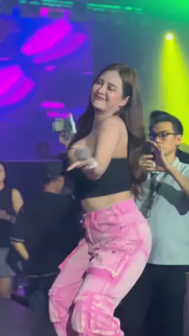 goyangannya canduu @DJBIDDY #biddy #surabaya #viral #ambyarpeople #holywings 