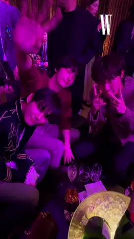 #LoveYourW2025 방탄소년단 제이홉, 뷔와 몬스타엑스 형원의 반가운 인사👋🏻 @wkorea - #LoverYourW #유방암인식향상캠페인 #더블유 #wkorea