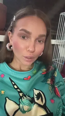 Чуть без куртки не осталась 🫣