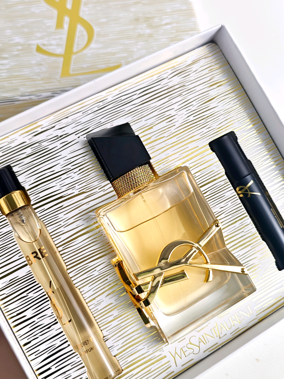 Yves Saint Laurent Libre Xmas Set ✨✨✨✨✨🫶🫶🫶🫶🫶 @YSL Beauty  Finally got my hands on this perfume again after all these years! I used to wear it back in my office days, and honestly, this set is such a must-have 💼💖  #ysl #libre  #musthave #perfumelover #perfumetok  unbezahlteWerbung  not sponsored 