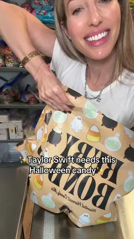 TikTok do your thing! @Taylor Swift needs a #rubybond holiday 🍭🍬 Comment and tag her below. What would her favorite flavor be? #rubybond #candy #halloweencandy #taylorswift #lifeofashowgirl 