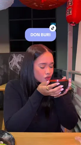 Entradas à vontade no @ 🍜Menu Quente 1 - R$ 74,90 Entrada à vontade (Escolha entre: Hot Roll Salmão com cream cheese ou gyozá suíno ou gyozá de legumes ou harumaki de legumes. Por mais R$ 12,00 você tem todas as 4 entradas à vontade. Prato Principal (Escolha entre: Yakissoba Dom Nikkei ou Chicken Teryakidon ou Karê Don ou Shimejidon) + Missoshiru 🍜Menu Quente 2 - R$ 89,90 Entradas à vontade + missoshiru + sunomomo  Prato principal (Escolha entre missô ramen ou udon) Sobremesa (choux cream) 🍣Menu Sushi 1 - R$ 74,90 Entrada à vontade + missoshiru + sunomomo + sobremesa + Combo Yokohama 16 peças (3 uramakis de salmão com cream cheese, 4 hossomakis de salmão, 3 hossomakis de pepino, 3 niguiris de salmão, 3 sashimis de salmão)  🍣Menu Sushi 2 - R$ 89,90 Entrada à vontade + missoshiru + sunomomo + sobremesa + Combo Tokyo 16 peças (3 dyos de salmão, 3 niguiris maçaricados de salmão, 3 sashimis de atum, 3 sashimis de salmão, 4 uramakis de salmão com cream cheese) #review #sushi #comida #japa #brasilia publicidade