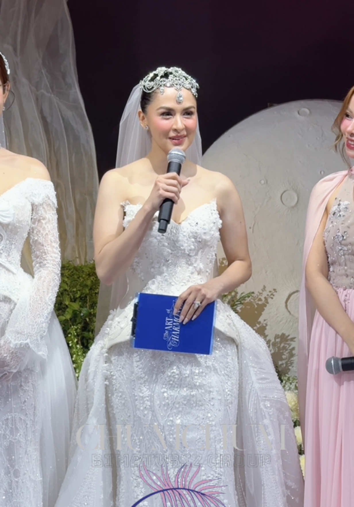 Quá đáng yêuu!! Marian Rivera học tiếng Việt để gửi lời đến tất cả mọi người. Cổ đáng yêu vữ lun á #ChumChum #LunarFracture #Hacchiccouture #MarianRivera #Hacchiccouturebychumchum