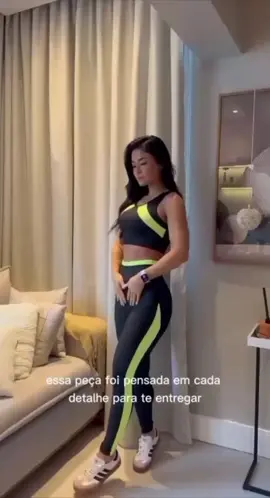 Dê uma olhada em kit 3 peças Conjunto Fitness Feminino Roupa Academia Calça Legging  Top Cropped e  Regata por R$69,00 - R$78,00. Compre na Shopee agora! https://s.shopee.com.br/8fJlLpiMkT