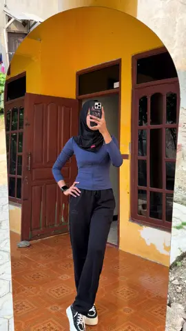 Ootd olahraga simpel pakai training by @IOK.ID nyaman banget bahanya super adem lembut gk bikin gerahh😍#iokcreator 