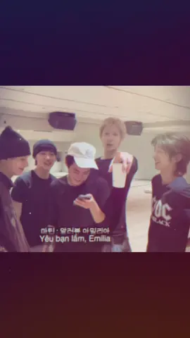 iu bạn Emilia vữ v đó hãa còn tụi xịii thì saoo Tin hả ??Tinn???Tin ơi ??Tin???#cortis #martin 