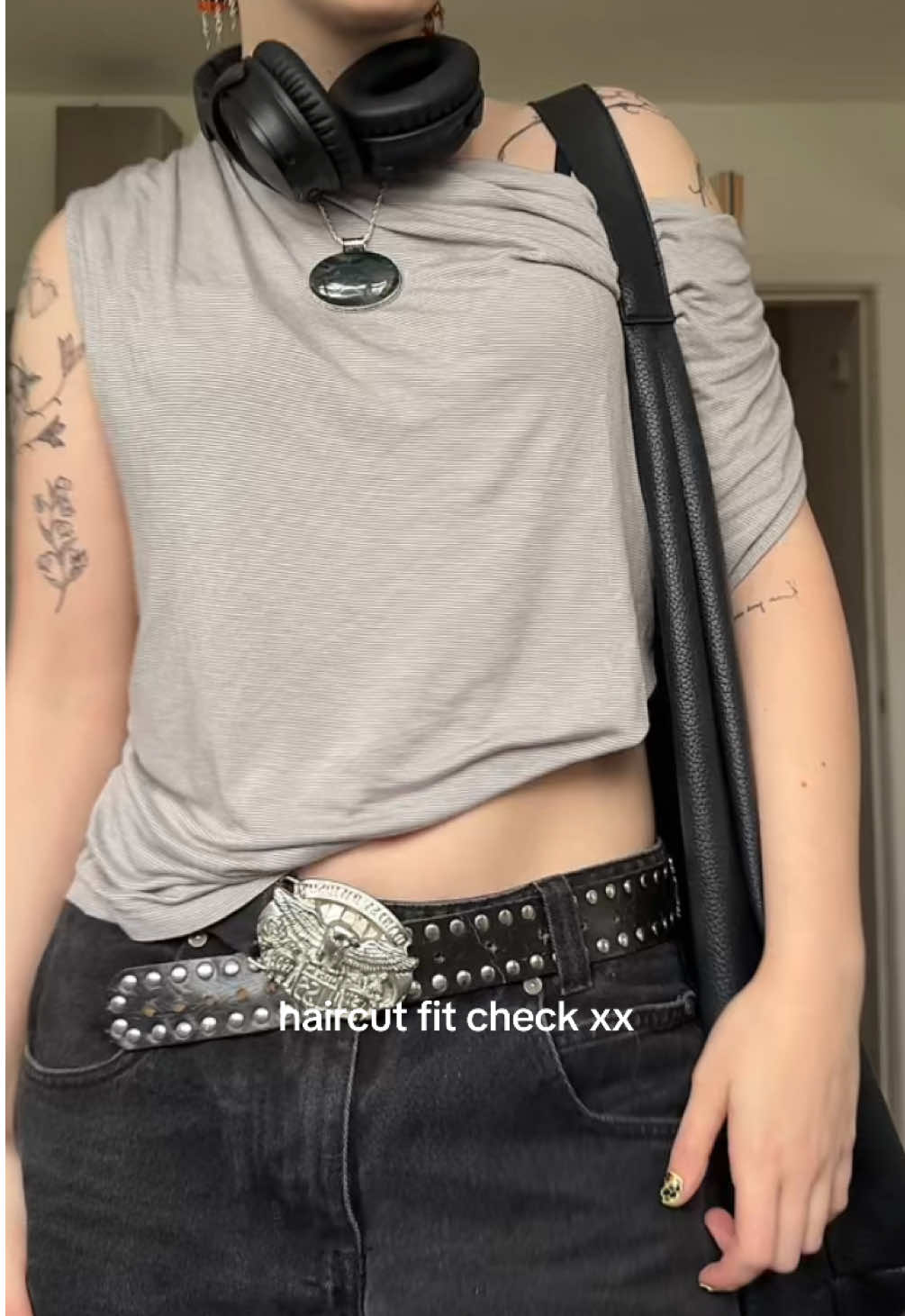 missing my bangles today 💔 #OOTD #outfitinspo #fitcheck #fyp #fashion 