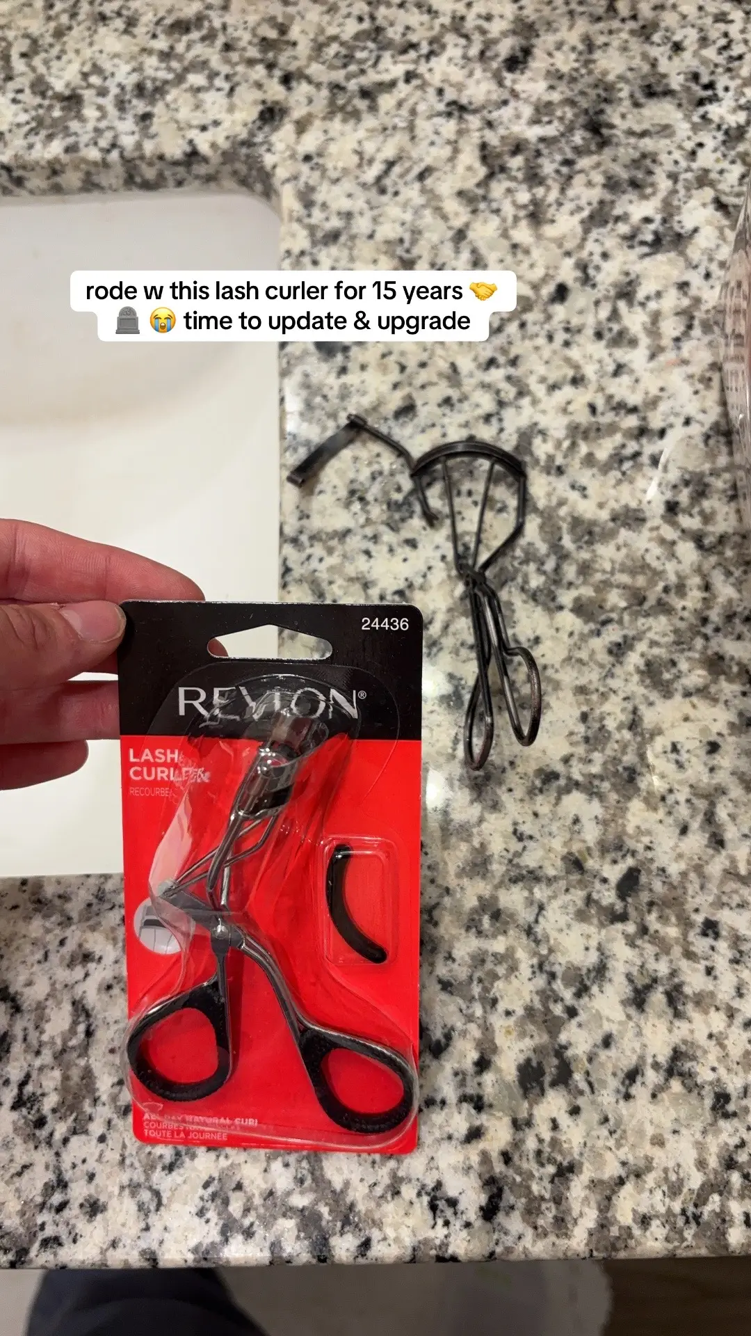 been on its last leg for the past year but she’s loyal 😭😭 #makeup #lashcurler