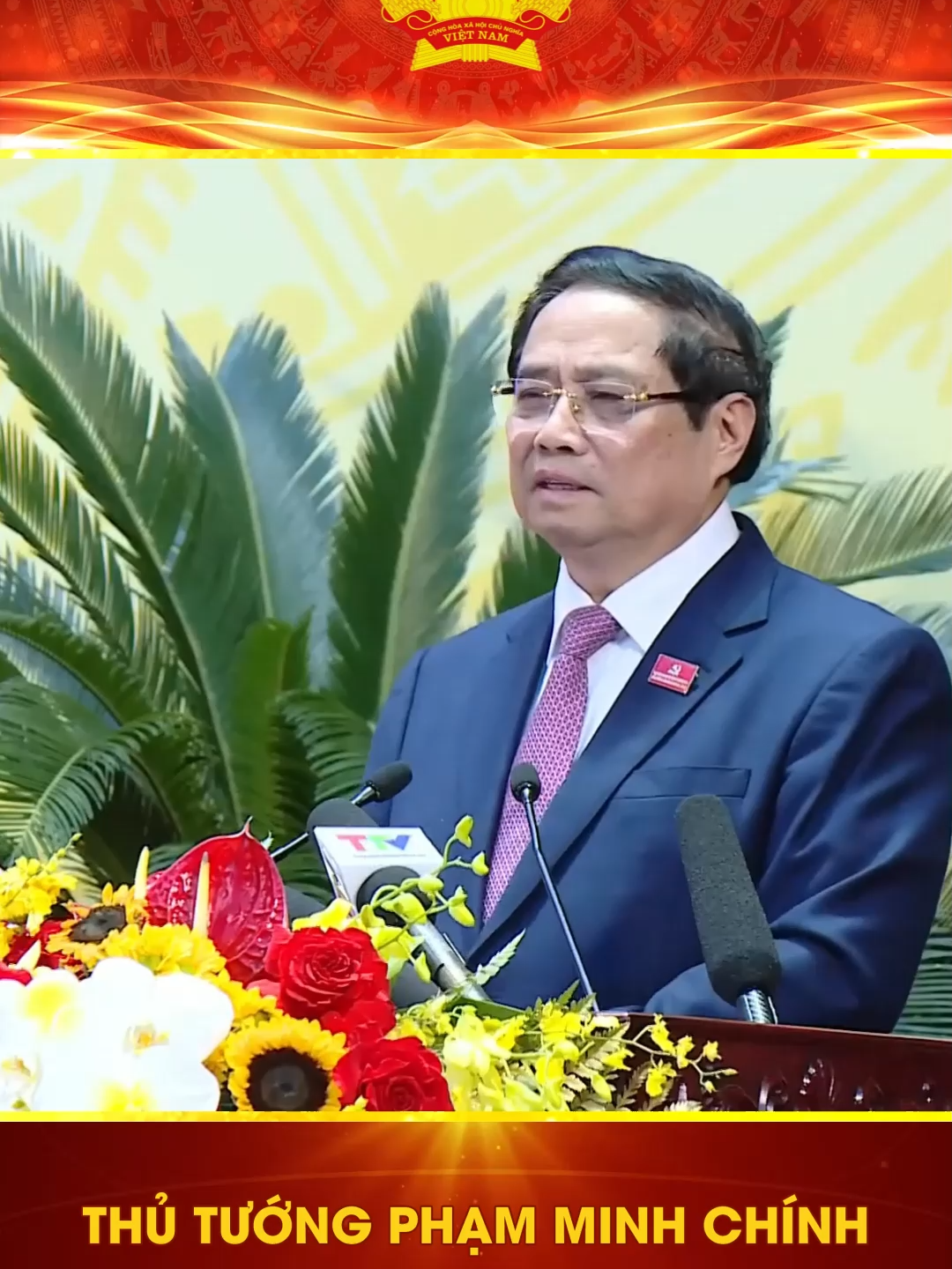 🚨 Thủ tướng Phạm Minh Chính dự và phát biểu chỉ đạo tại Đại hội đại biểu Đảng bộ tỉnh Thanh Hóa lần thứ XX. Thủ tướng nhấn mạnh: “Người Thanh Hóa cần cù, hiếu học, nghĩa tình, sáng tạo – đó chính là bản chất tốt đẹp, là tài sản vô giá mà lịch sử đã hun đúc.” “Có thể nói, người Thanh Hóa luôn biết hy sinh và sẵn sàng hy sinh – cho dân tộc, cho non sông, cho sự trường tồn của đất nước.” Từ những năm tháng bom đạn đến thời kỳ hội nhập, con người xứ Thanh vẫn giữ trọn khí chất: quật cường, thẳng thắn, trọng nghĩa – trọng tình, sáng tạo trong lao động, hiếu học trong cuộc sống. 💪 Truyền thống ấy chính là nền tảng để Thanh Hóa vươn mình mạnh mẽ trong kỷ nguyên mới – xứng đáng là điểm sáng trên bản đồ phát triển Việt Nam. #ThanhHóaVươnMình #KỷNguyênVươnMình #TinhThầnXứThanh #ViệtNamPhátTriển #thutuongphamminhchinh #DaiHoiDangBoThanhHoa
