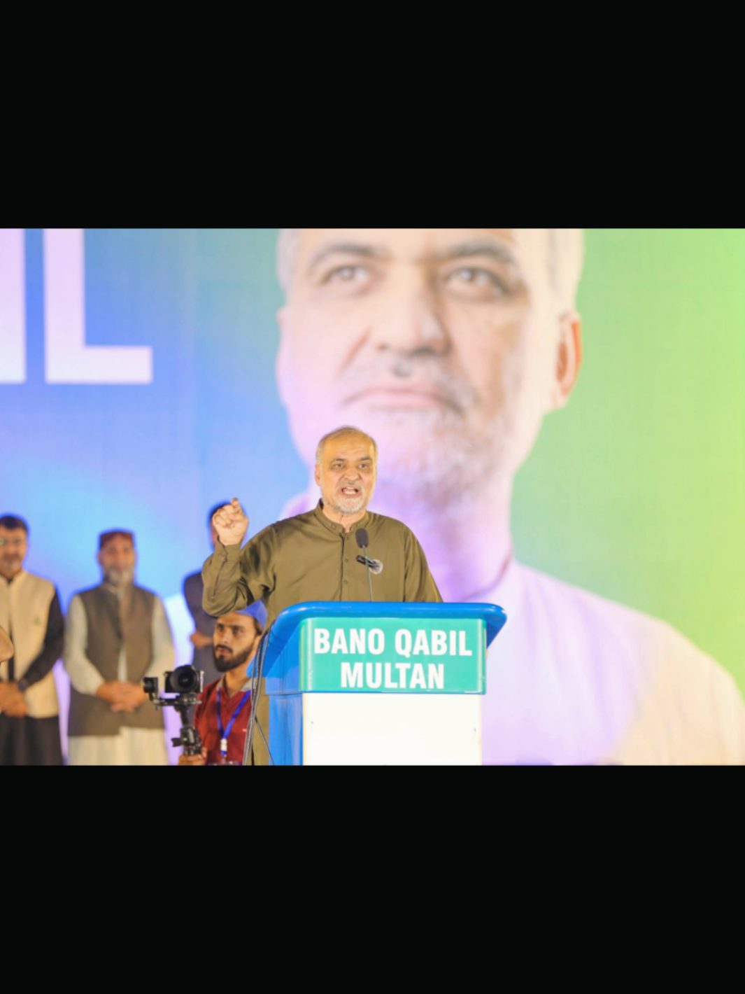 📍Multan: Hafiz Naeem ur Rehman, Ameer Jamat-e-Islami Pakistan & Patron-in-Chief of Bano Qabil Program, addressed the Aptitude Test participants, inspiring thousands of IT youth and pledging full support for their success in the digital world. #banoqabilbyalkhidmat #youthempowerment #BanoQabilMultan #Alkhidmat