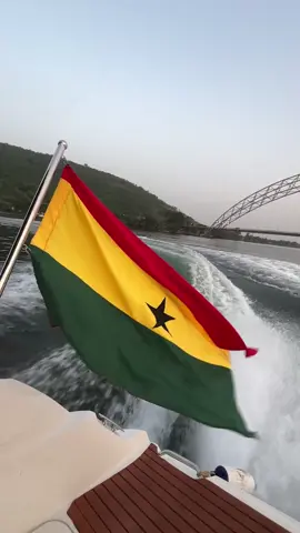 🇬🇭 living x 🛥️