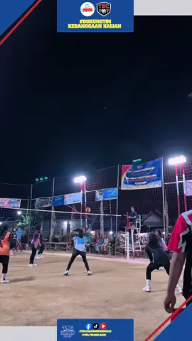 15 oktober 2025 Partai pembuka antara bima praja vs buruh tani berlangsung sengit dan memaksa untuk set ke 3, Buruh tani semoat unggul diawal namin dominasi dari bima praja tak terbendung dan memenanginlaga ini dengan kemennagan 2-1, Selamat untuk bima praja dan buruh tani jangan berkecil hati masih ada 1 pertandingan tersisa  /salam olahraga #tbcchampionship2025 #volitarkam #volleyball 