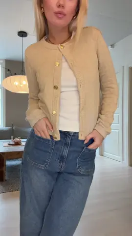 Casual outfit today🤍 #autumnoutfits #outfitinspo #girlsfashion #everydayoutfit 