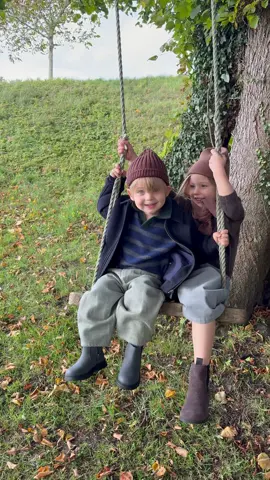 Two on a swing, twice the fun! #zara #zarakids