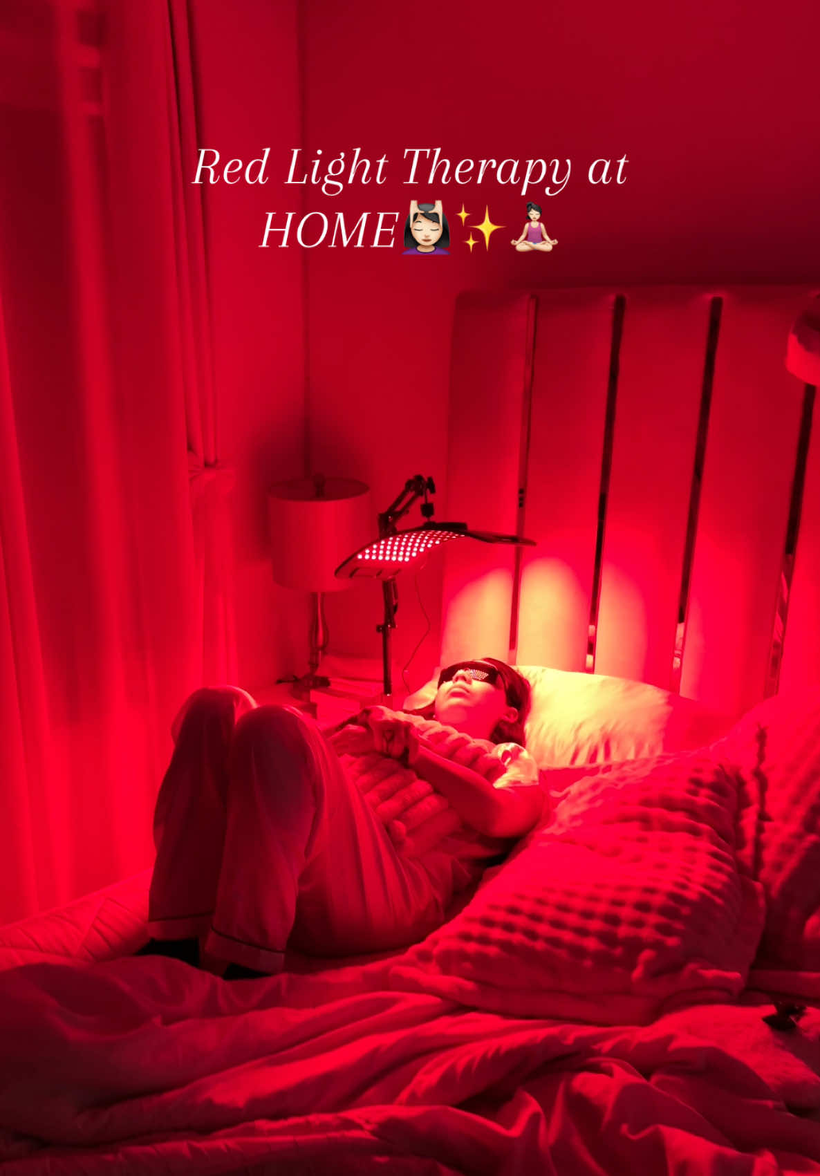 Look up all the different benefits of red light therapy✨ There’s so much more like natural healing and for your skin I LOVE it❤️ #redlighttherapy #naturalhealing #sleepbetter #lighttherapy #bodyhealth 