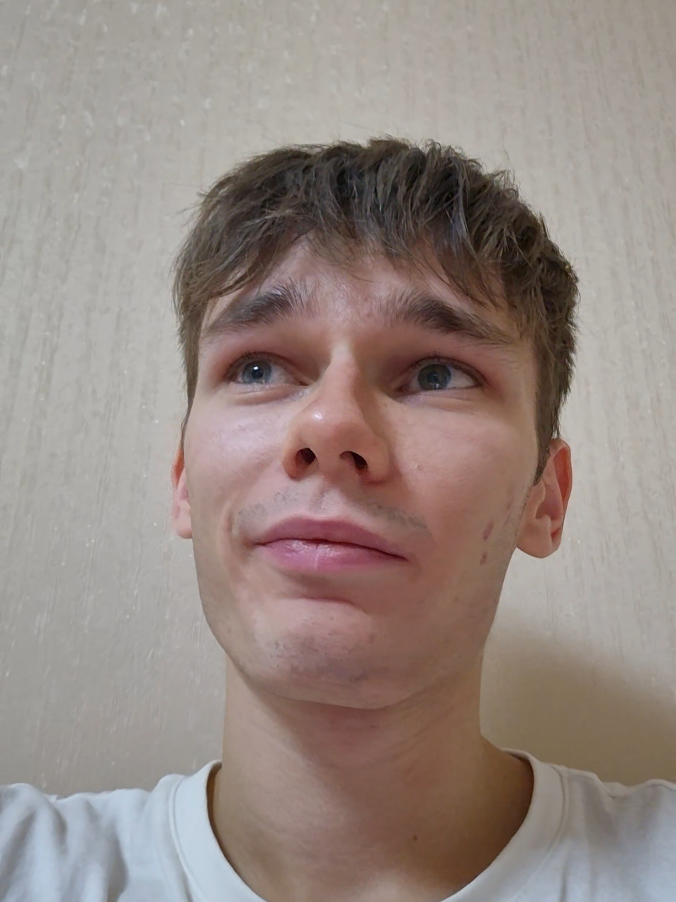 диплом даже под кружку не поставишь - сомнется  #работа #зумеры #рыноктруда