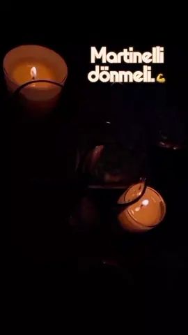 Artık zamana karşı sağa,sola yan paslar yok gole ⚽️ Odaklı dikine futbol. Önde pres yapıp rakibi bunaltıcaz.