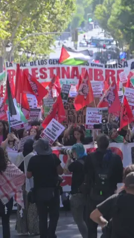 Thousands of university students across Spain boycotted classes on October 15, to express solidarity with Palestine and protest against Israel. Demonstrators called for an end to the Israeli assault and demanded stronger action from the international community.