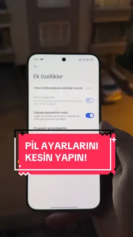 ❄️ Kış Gelmeden Bu Ayarı Mutlaka Yapın! ❄️ Xiaomi ve Android telefon kullanıcıları dikkat! Soğuk havalar yaklaşmadan önce telefonunuzu koruma altına almanız gerekiyor. 🔋📱 👉 Ayarlar > Pil > Ek Ayarlar > Soğuğa Dayanıklılık Modu Bu modu aktif ettiğinizde: ✅ Pil ömrü uzar ✅ İşlemci kendini korur ✅ Soğukta donma, kasma ve ısınma sorunları ortadan kalkar Kışın telefonunuzun performansı düşmesin! 🌨️ Bu ayarı hemen yapmayı unutmayın 💪