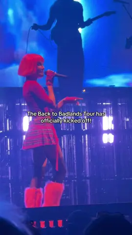 PLEASE take this as a sign and go!!! #halsey #badlands #backtobadlands 
