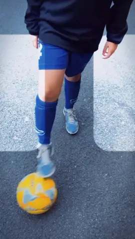 Futsal youth skills practice #football #futsalskills #footballskills #kidssports 