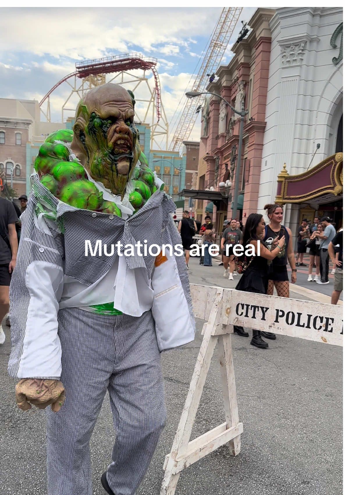 Talk about a mutation inside Mutations: Toxic Twenties during HHN 34!  #hhn #hhn34 #hhnforever #halloweenhorrornights #scarezone 