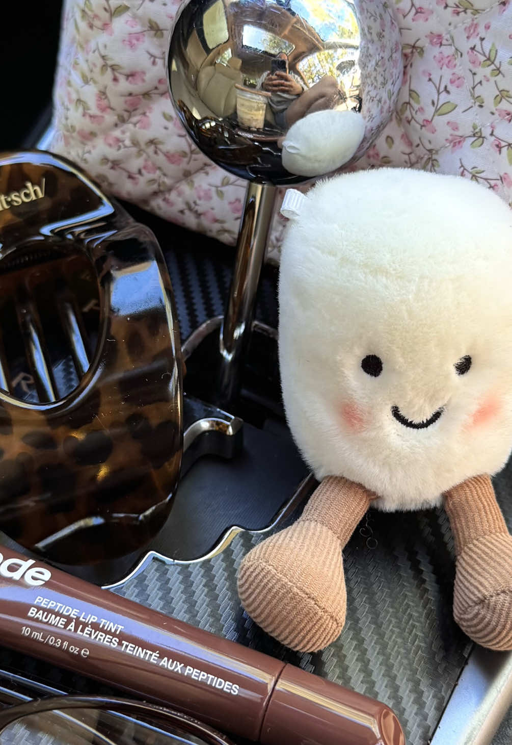 Us walking in with our coffees ready to shop hehe 💅🏻✨  #relatable #fyp #girlythings #aesthetic #shopping 