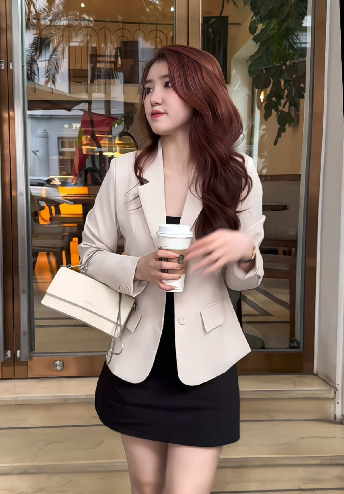 Blazer chiết eo nhà em đâyyy 😍😍 #blazer #vest #thoitrangnu #blazeroutfit 