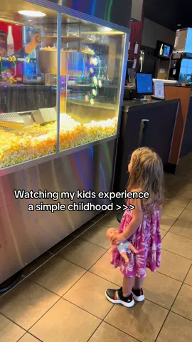 Remember when life was this simple? #simplelife #90schildhood #momof5 #nostalgiatok #parentinglife 
