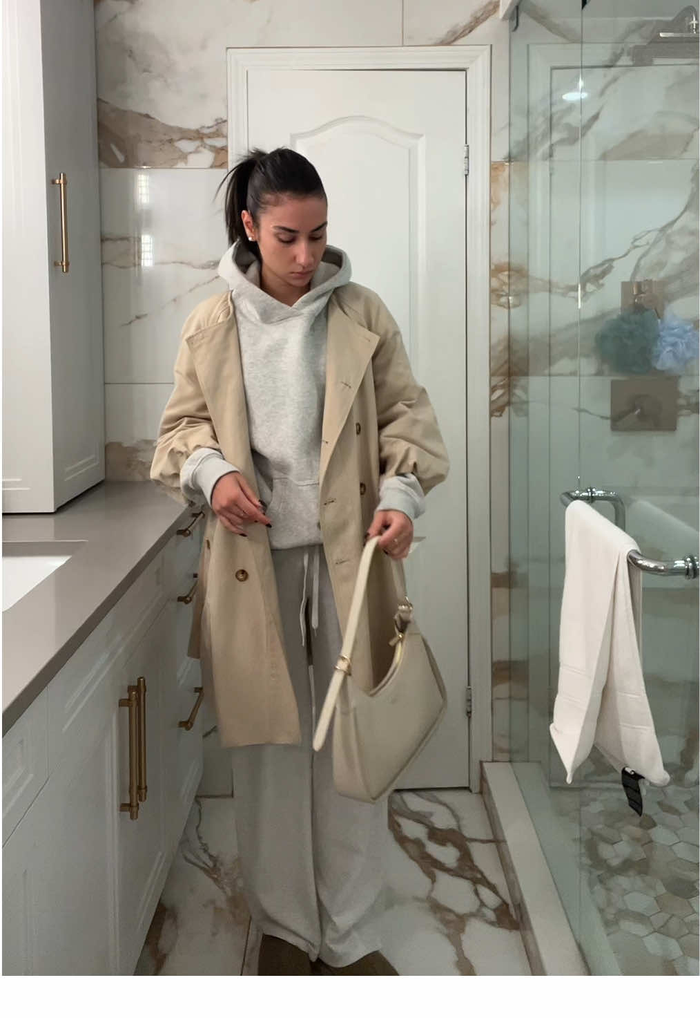 Farm day outfit #ootdinspo #OOTD #trenchcoat                       Jacket @Michael Kors shoes @UGG® sweater @abercrombie pants @Aritzia 