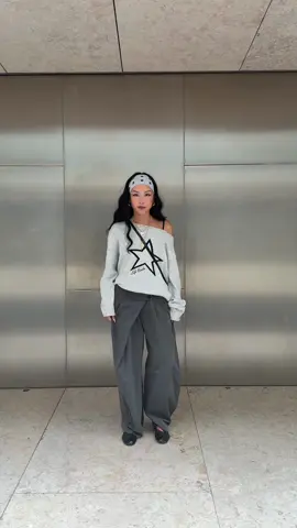 outfit do dia com a @BERSHKA @DITA: Comunicação e Marketing #bershkastyle #pub 