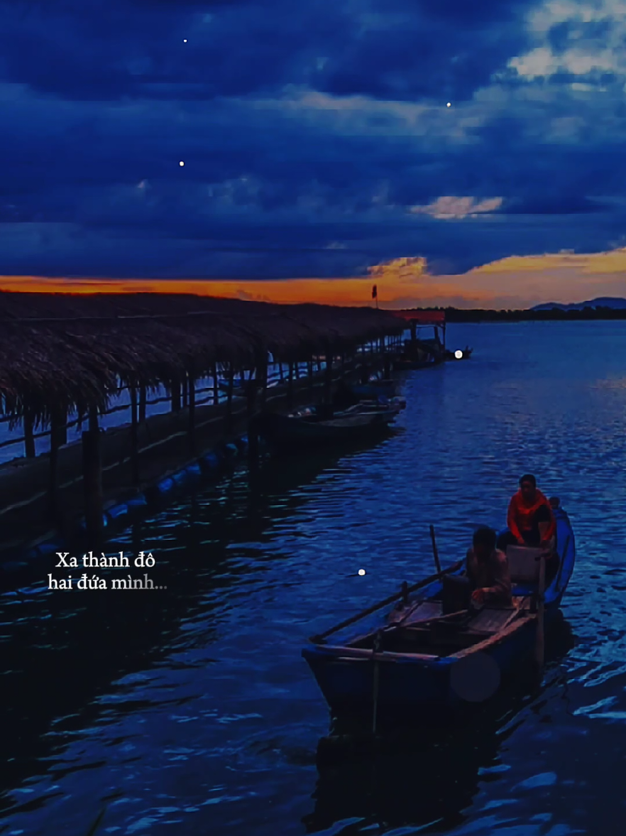 Con tàu anh lái xa thành đô hai đứa mình cùng về quê cắm câu thanh bình vui thú điền viên... [ Sân Ga Đời Anh ] #sangadoianh  #nhacbuontamtrang  #tramcamxuc💔  #maucapcut  #tramamnhac084 