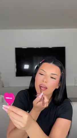 Our minis in action 🎥 @cilia.ghass takes us through her full glam using our minis 🩷 #minimakeup #cutemakeup #makeuptutorial #grwm