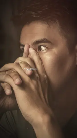 Em nhìn sâu đôi mắt anh Thấy màu tâm tư trĩu nặng Anh đừng mãi im lặng gồng gánh hết Khi em kề cạnh ngay bên. Anh đã làm tốt lắm rồi Anh đã mạnh mẽ lắm rồi Lúc mưa hết rơi cầu vồng sẽ tới Tất cả rồi sẽ ổn thôi. ______________\___ #roiseonthoi #refillmyheart