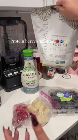 Easy way to get your protein in!👏🏼 #protein #proteinsmoothie #proteinsmoothierecipe #truvani #smoothierecipe 