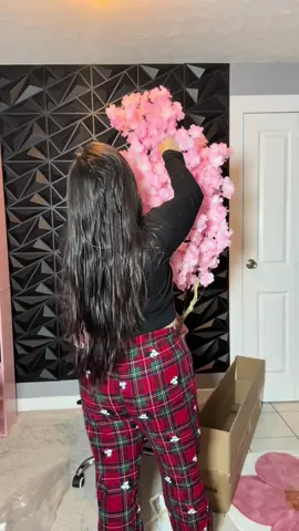 Decorando mi cuarto con este árbol 🌳 de cerezos rosados #ordernow #tiktokshop #IDAODAN #cherryblossomtree #roomdecor 