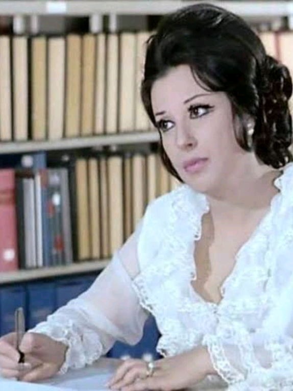 وبعتنا وقلنا يا نور عيونا .. ليه بعدت عنا وحكايتك ايه .. ! من أجمل ما غنت قيثارة الغناء الجميله الراقيه  #نجاه_الصغيره🌺♥  وتلحين العبقري #بليغ_حمدي 👌 #زمن_الحب_الجميل_الراقي 🌺♥️🌹