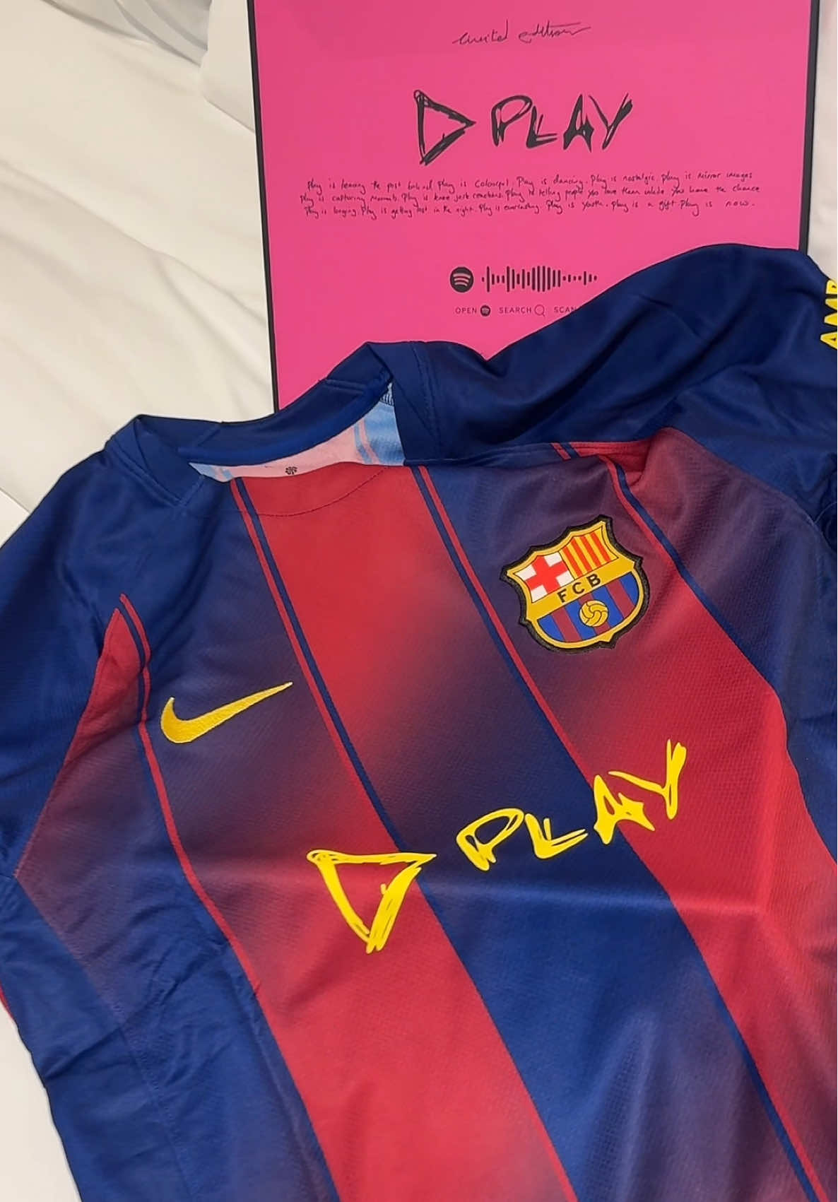 AHHH just received the NEW @fcbarcelona x @Ed Sheeran jersey! Thank you so much 💙❤️ #barcelonafc #barca #barcelonafcxedsheeran 